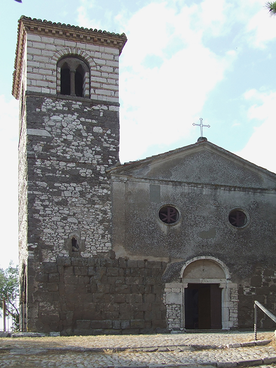 9 –  Segni, Chiesa di S. Pietro: facciata e campanile, sec. XII-XIII.