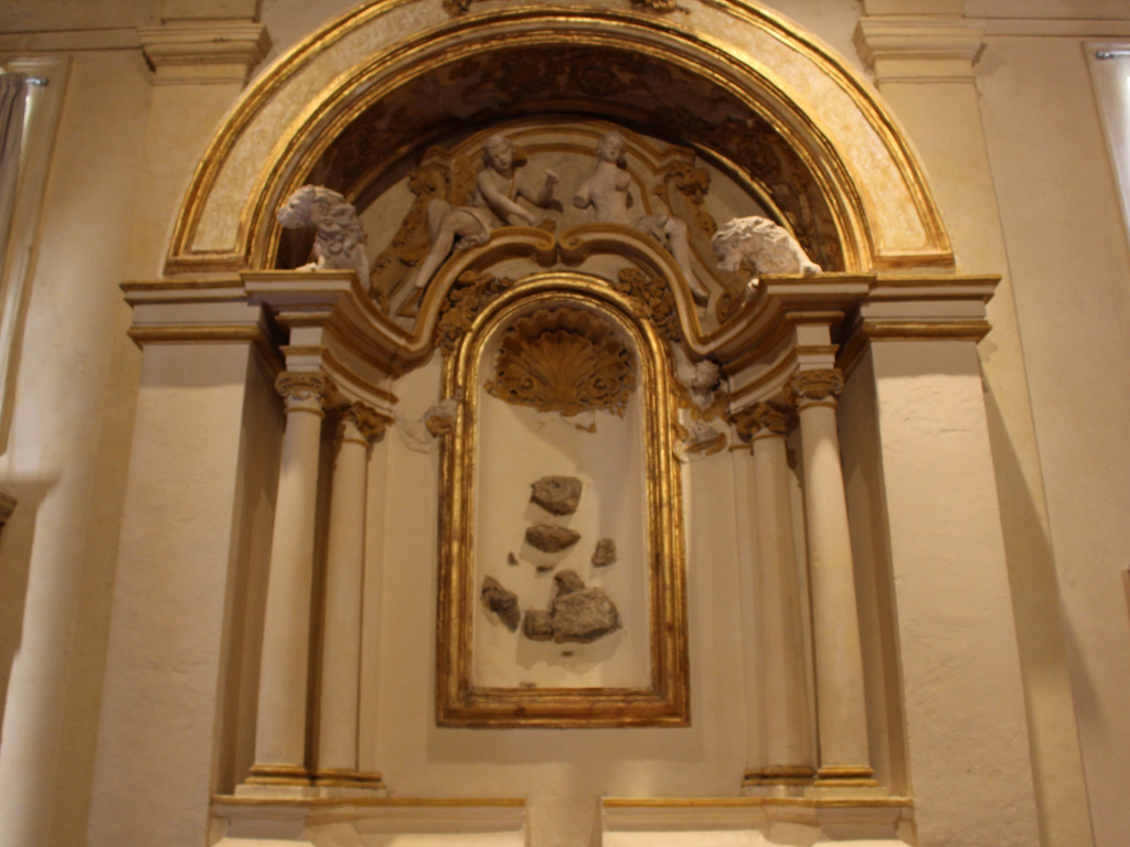 San Michele Arcangelo- Interno