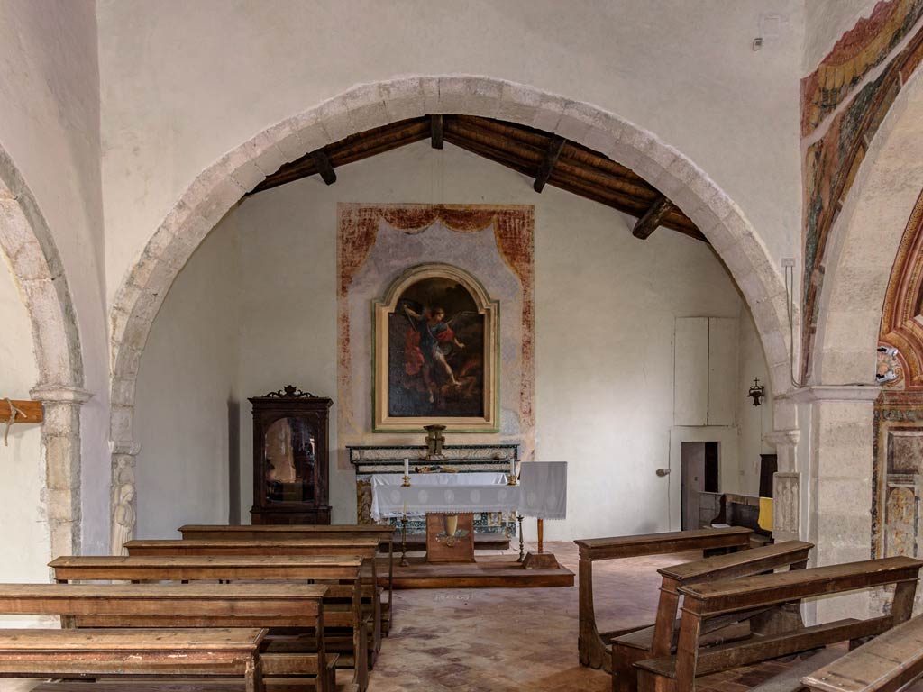 Chiesa di San Michele Arcangelo - Altare